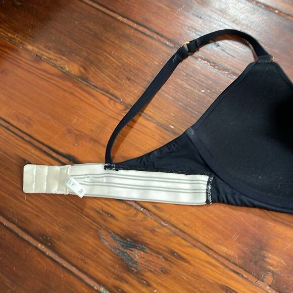 Lively wire free molded cup lined bra sz 38B - Picture 5 of 6